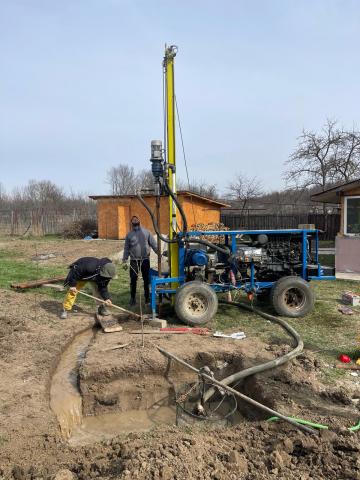 foraj 100 m, cat costa un foraj